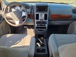 2009 Town and Country Thumbnail 23