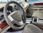 2009 Town and Country Thumbnail 25