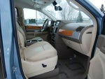 2009 Town and Country Thumbnail 15