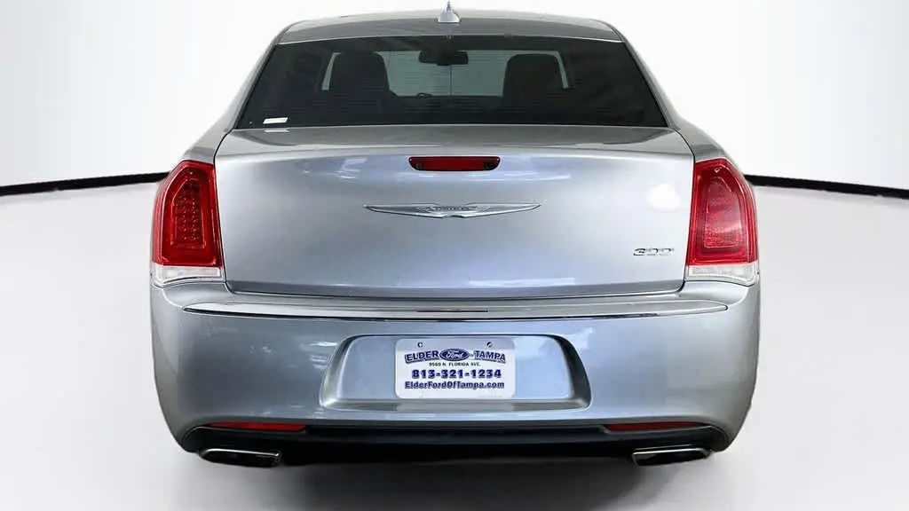 2015 Chrysler 300 Limited