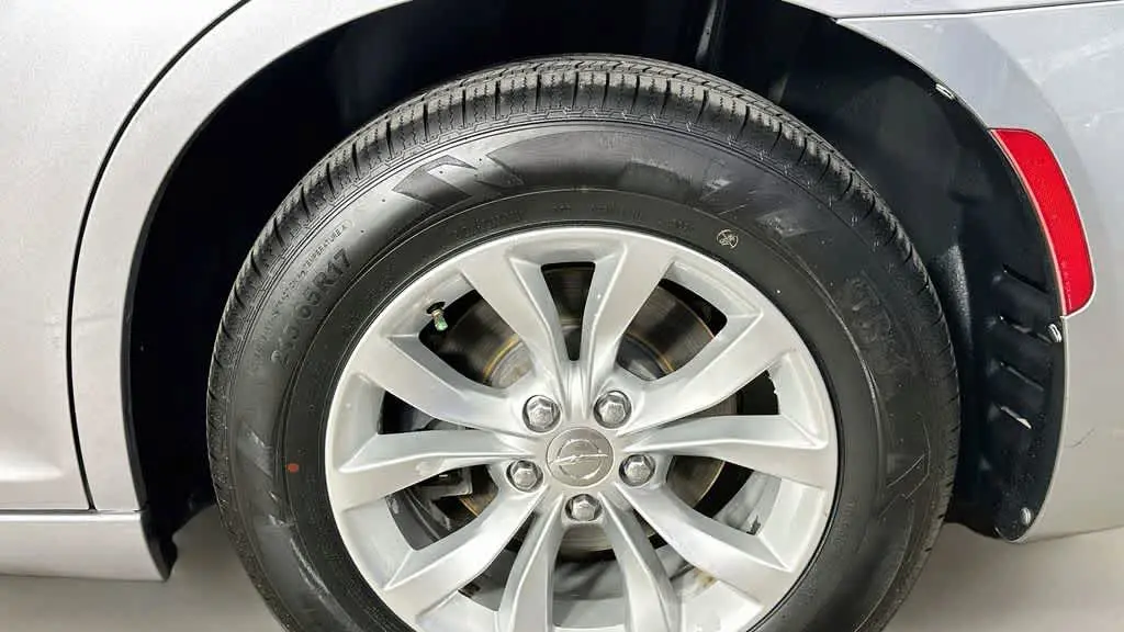 2015 Chrysler 300 Limited