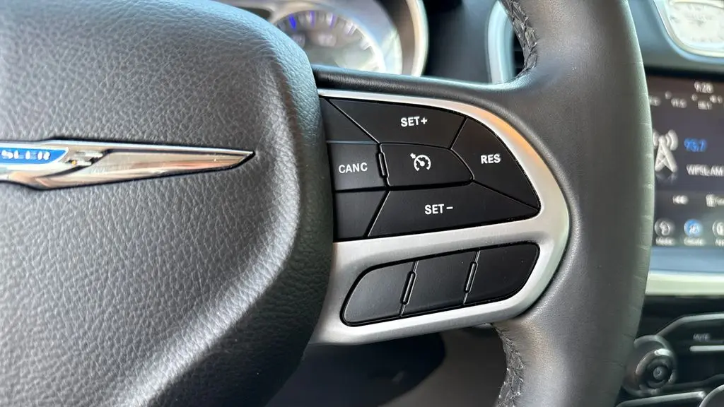 2018 Chrysler 300 Touring