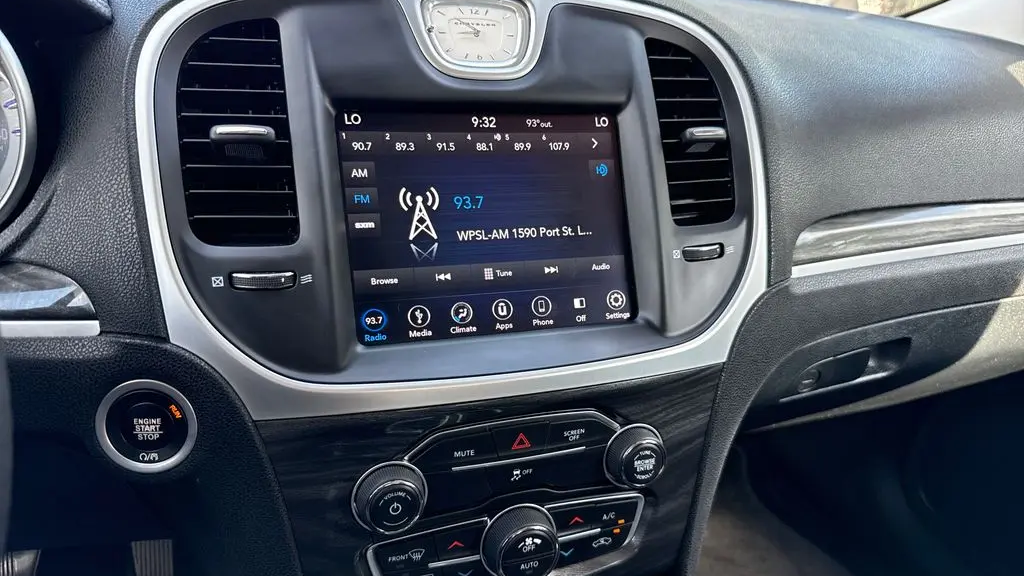 2018 Chrysler 300 Touring