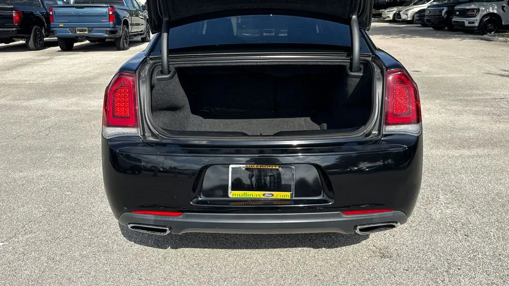 2018 Chrysler 300 Touring