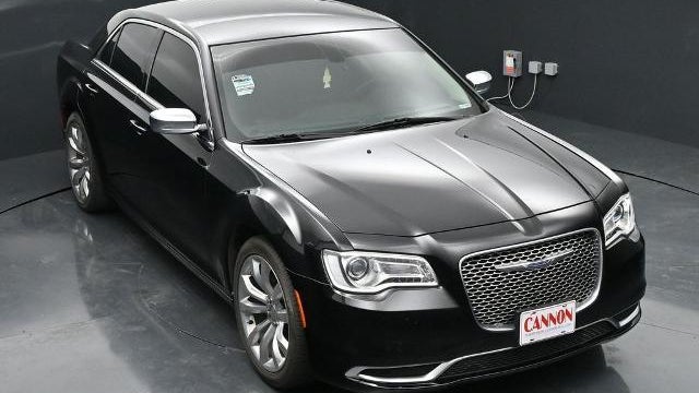 2019 Chrysler 300 Touring