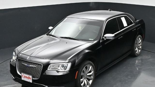2019 Chrysler 300 Touring