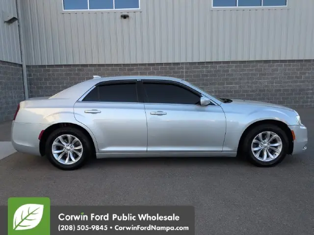 2019 Chrysler 300 - $15,980