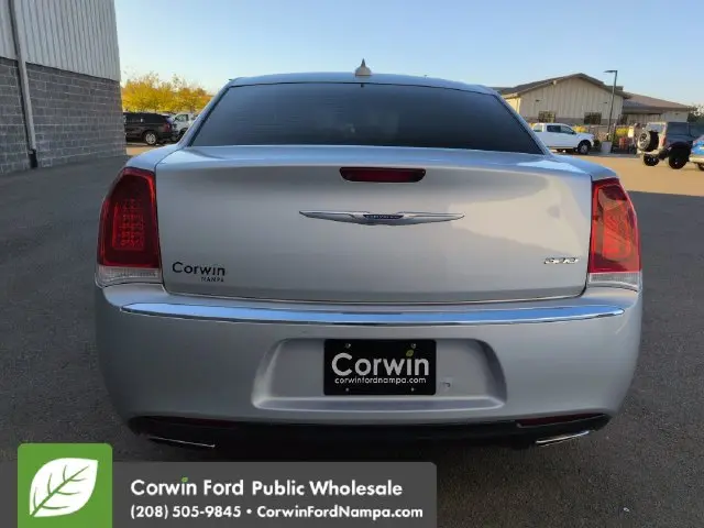 2019 Chrysler 300 - $15,980