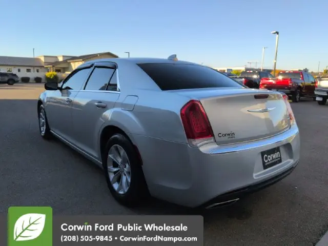 2019 Chrysler 300 - $15,980