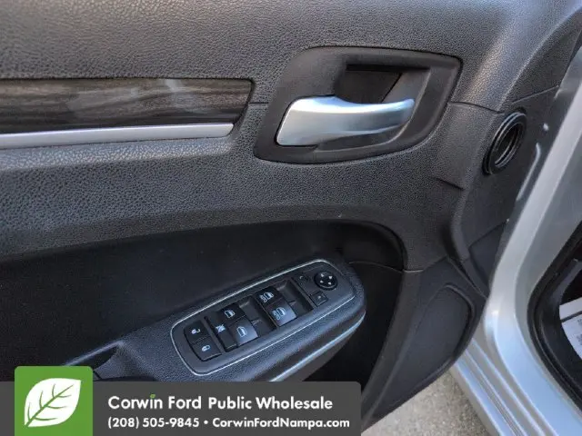 2019 Chrysler 300 - $15,980