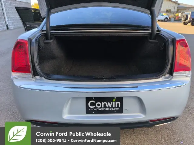 2019 Chrysler 300 - $15,980