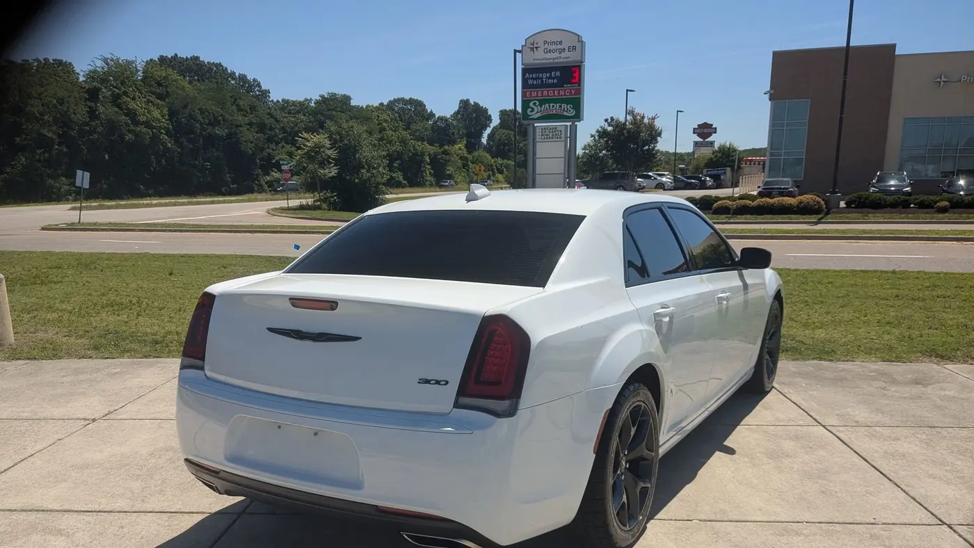 2023 Chrysler 300 Touring