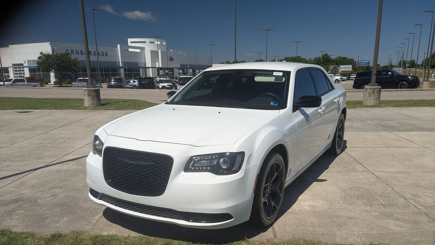 2023 Chrysler 300 Touring