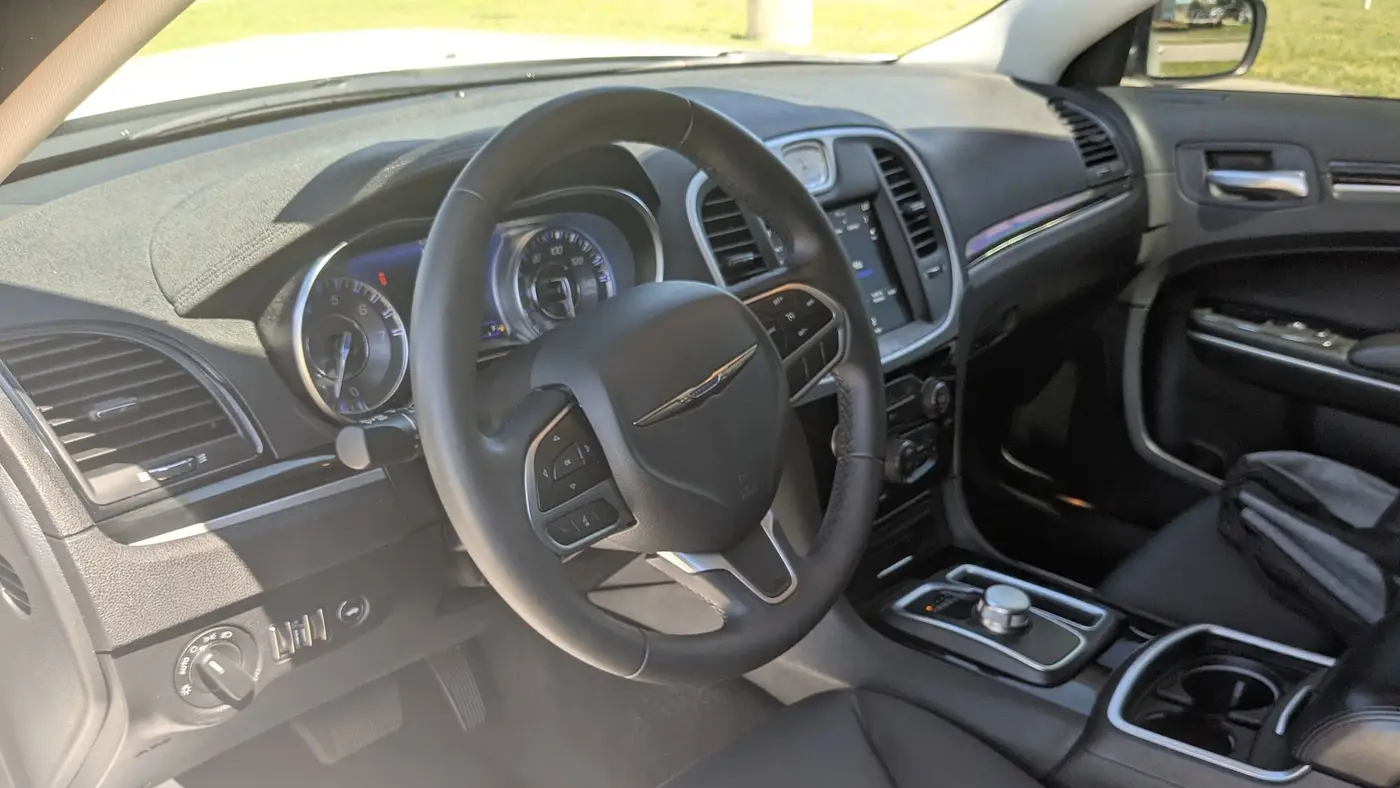 2023 Chrysler 300 Touring