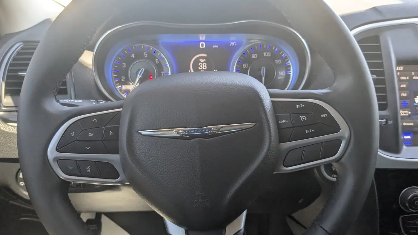 2023 Chrysler 300 Touring