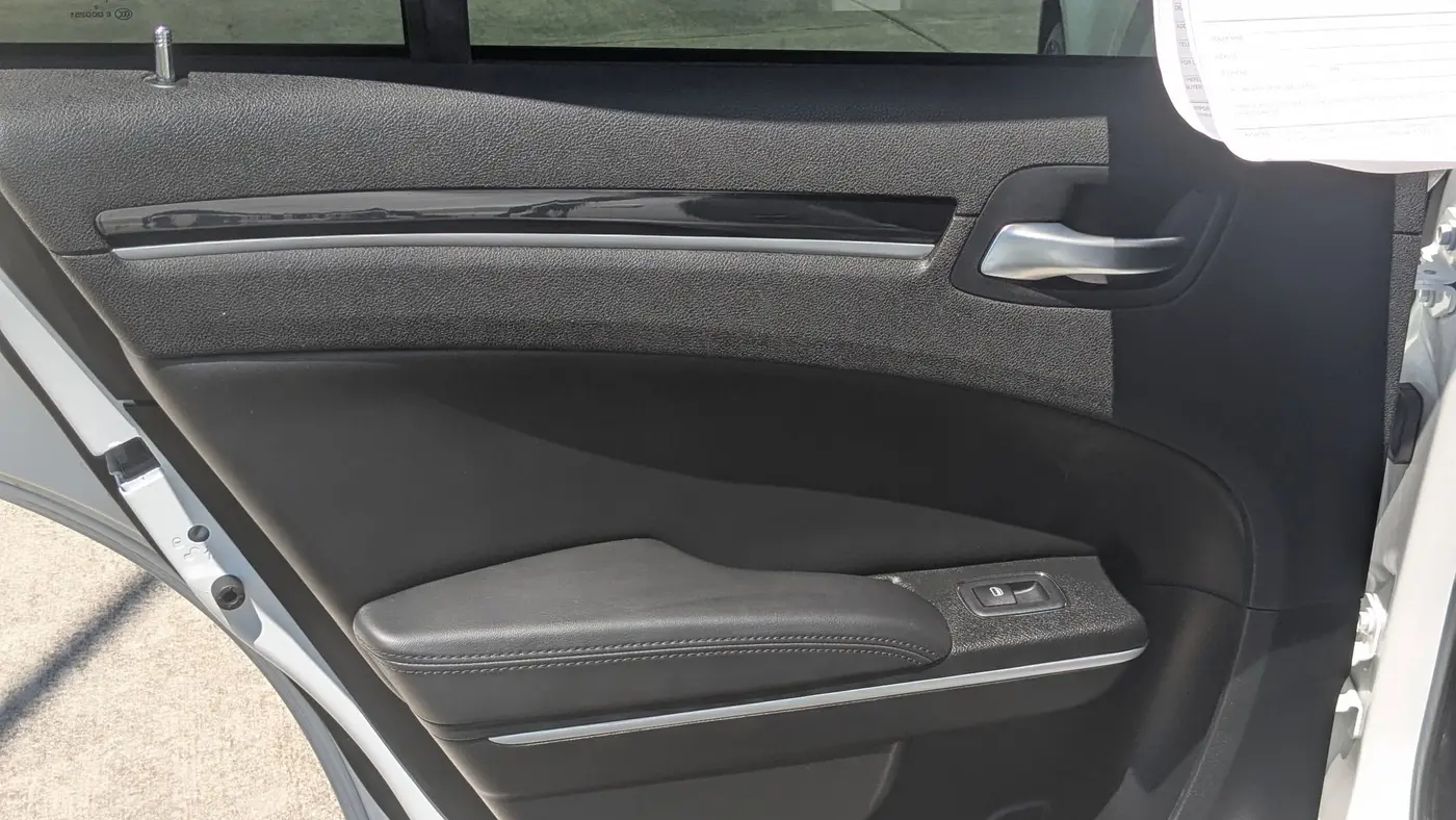 2023 Chrysler 300 Touring