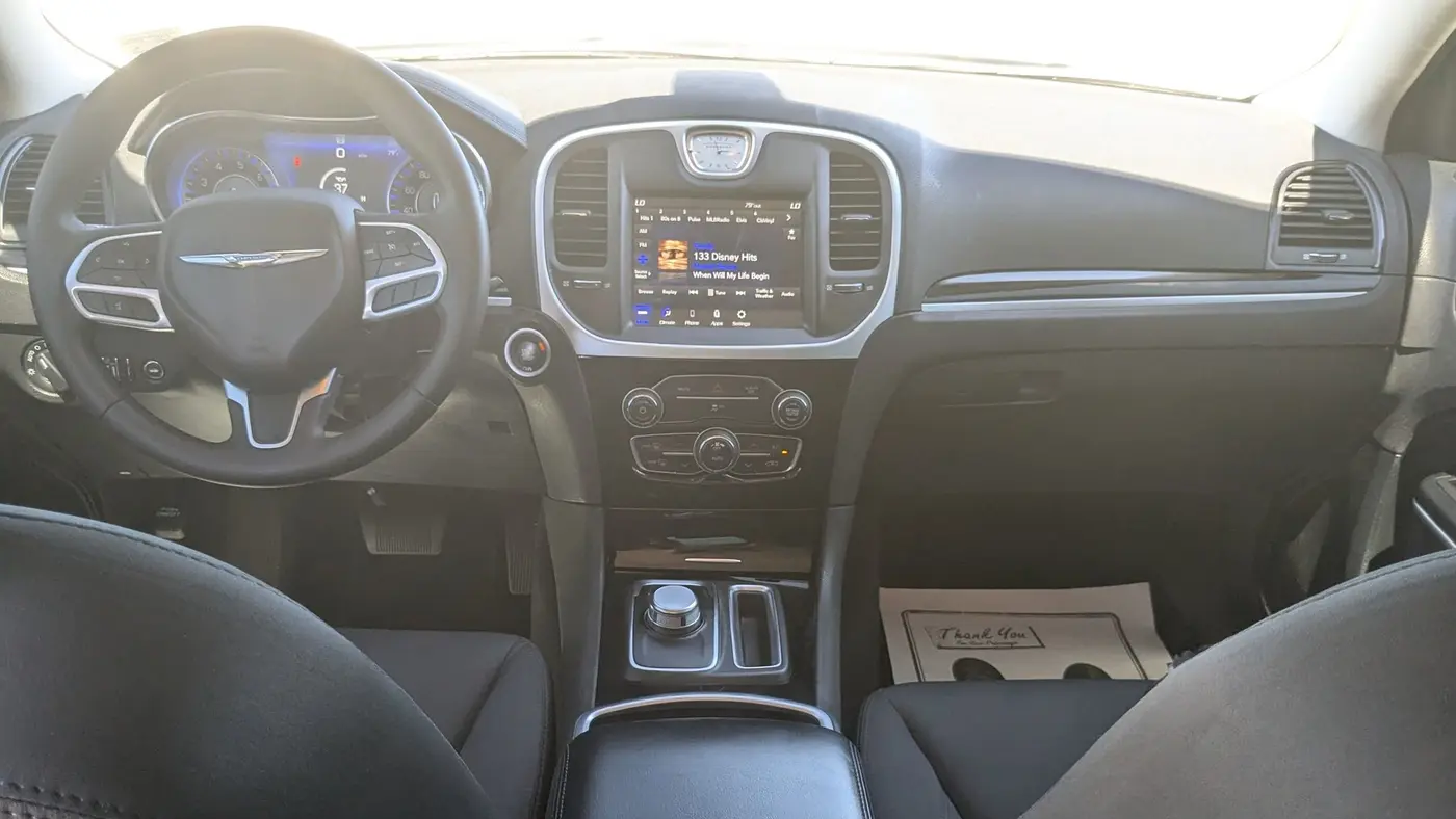 2023 Chrysler 300 Touring
