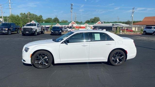 2023 Chrysler 300 Touring