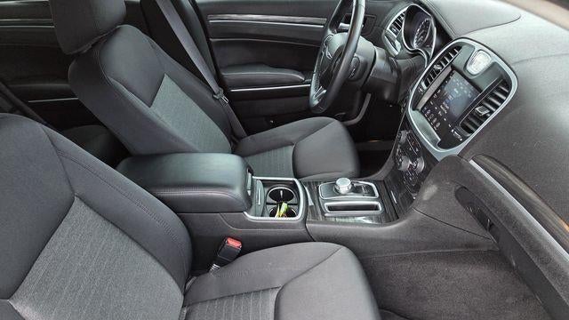 2022 Chrysler 300 Touring