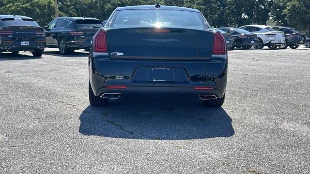 2023 Chrysler 300 Touring