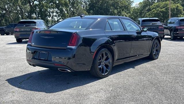 2023 Chrysler 300 Touring