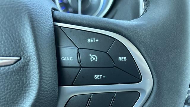 2023 Chrysler 300 Touring