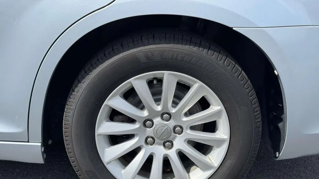 2013 Chrysler 300 Base
