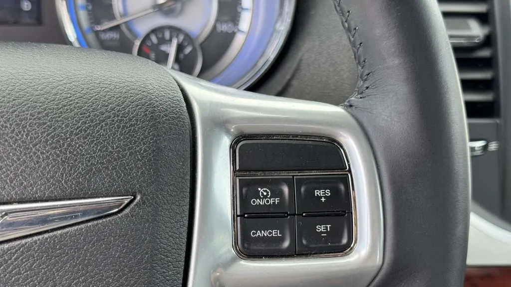 2013 Chrysler 300 Base