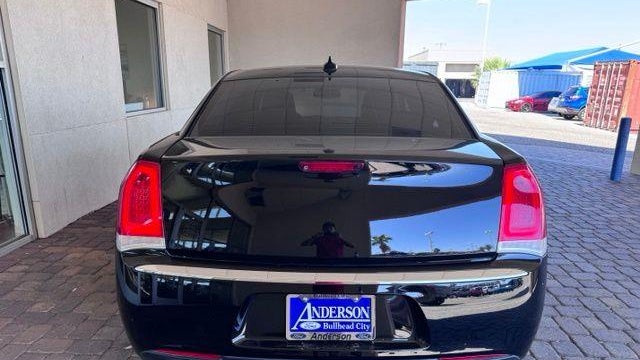 2018 Chrysler 300 Touring