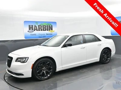 2019 Chrysler 300 Touring 4DR Sedan