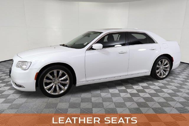 2020 Chrysler 300 - $15,800