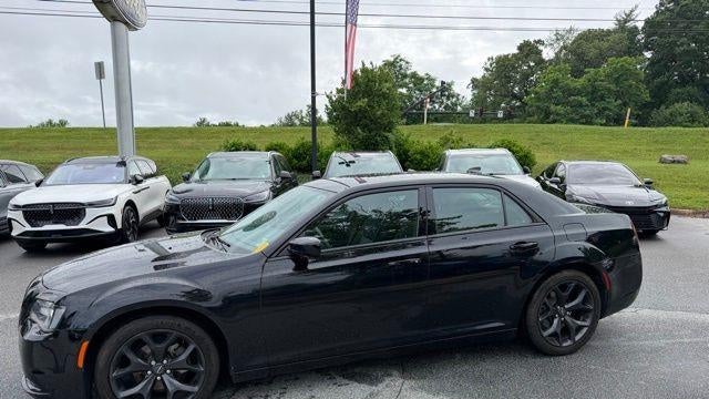 2021 Chrysler 300 Touring