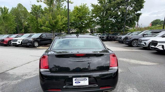 2021 Chrysler 300 Touring