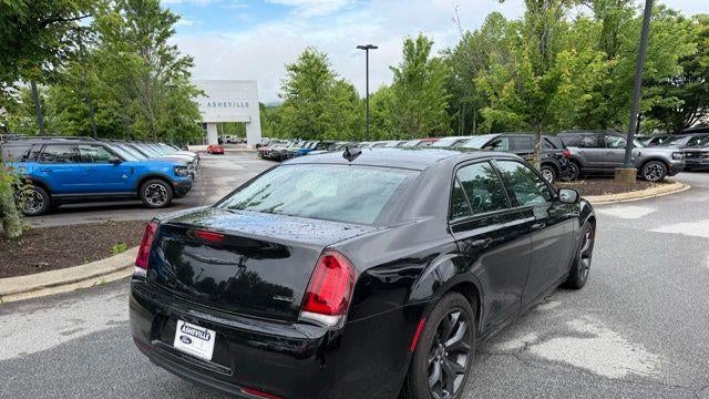 2021 Chrysler 300 Touring