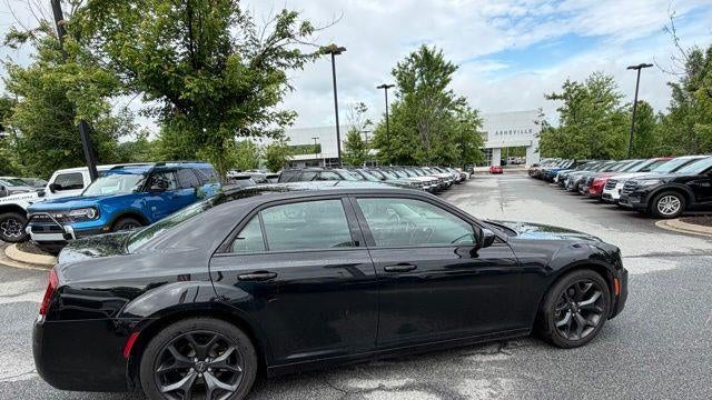 2021 Chrysler 300 Touring
