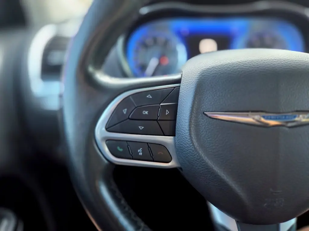 2021 Chrysler 300 - $17,997