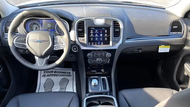 2023 Chrysler 300 Touring