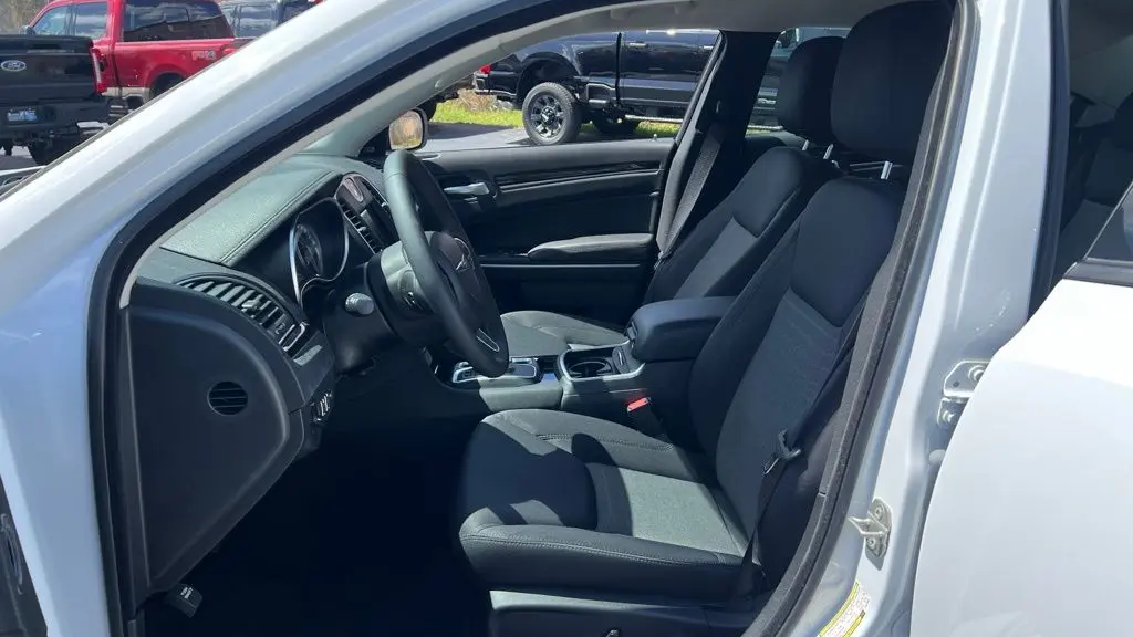 2023 Chrysler 300 Touring
