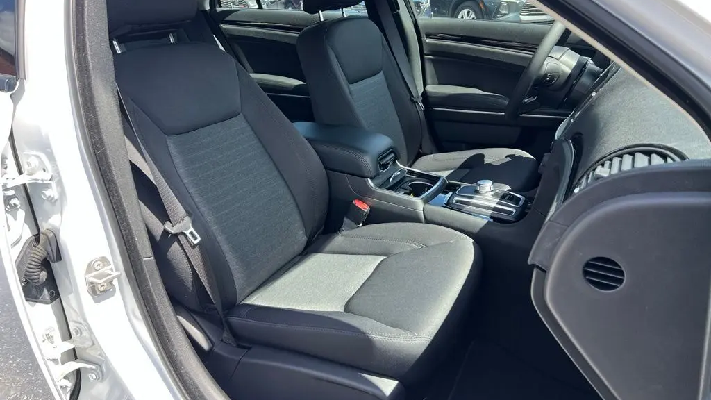 2023 Chrysler 300 Touring