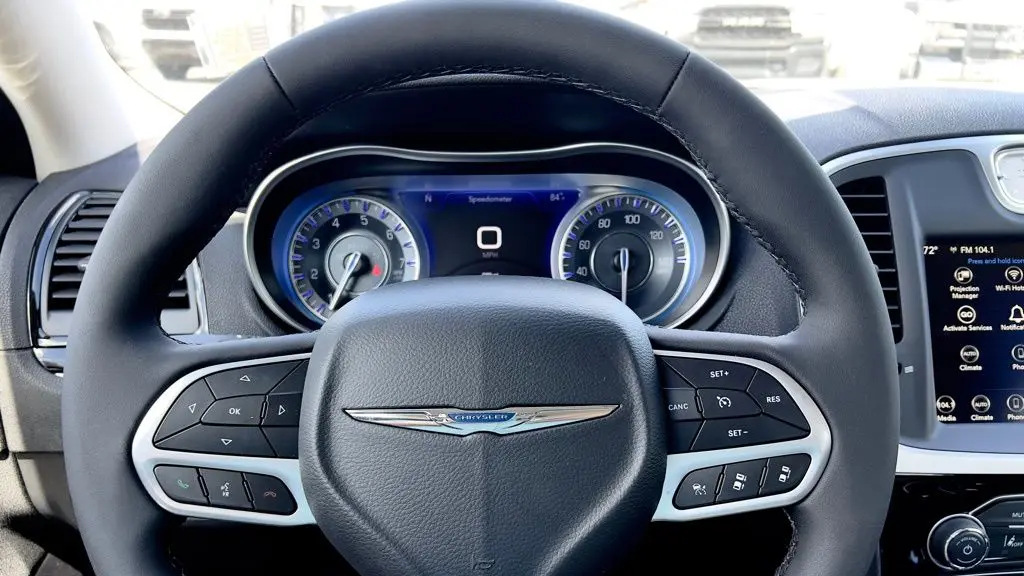 2023 Chrysler 300 Touring