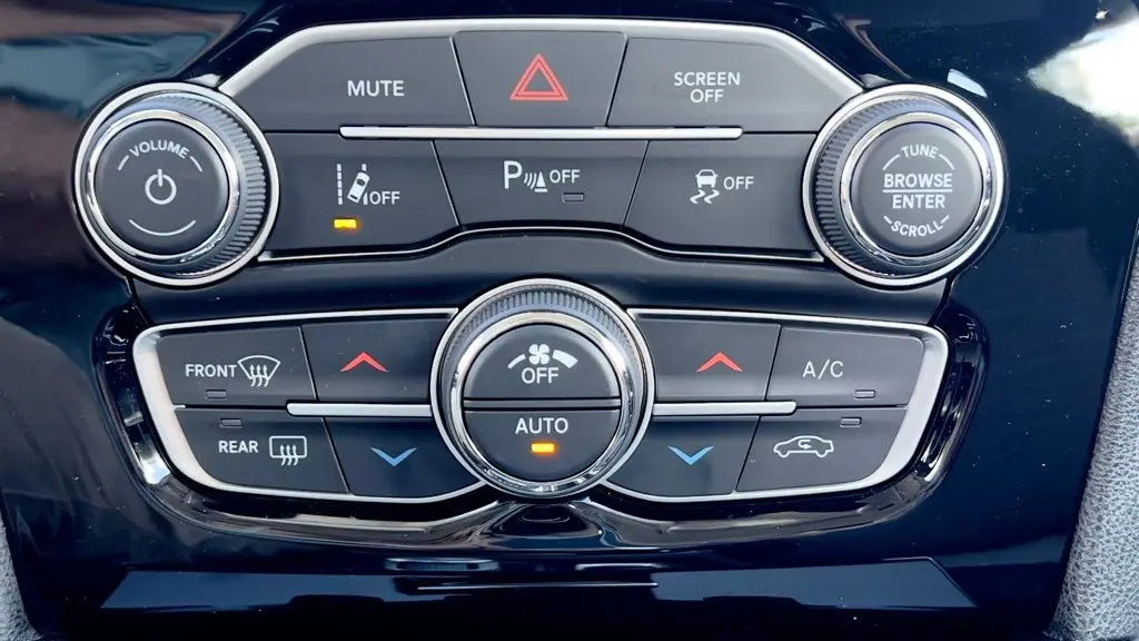 2023 Chrysler 300 Touring
