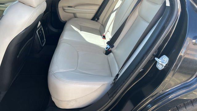 2018 Chrysler 300 Touring L