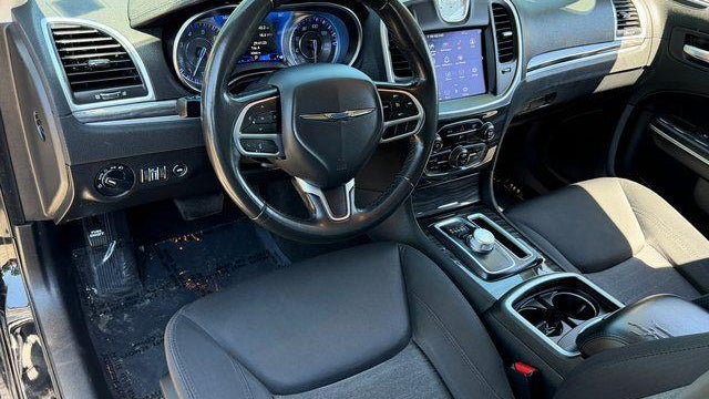 2021 Chrysler 300 Touring