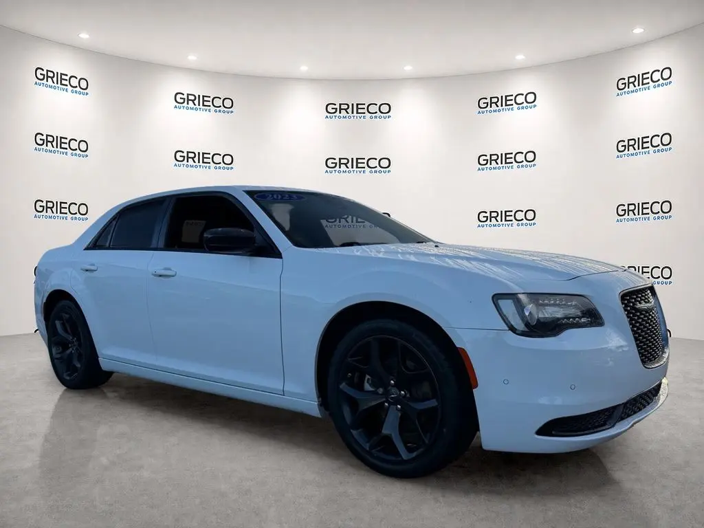 2023 Chrysler 300