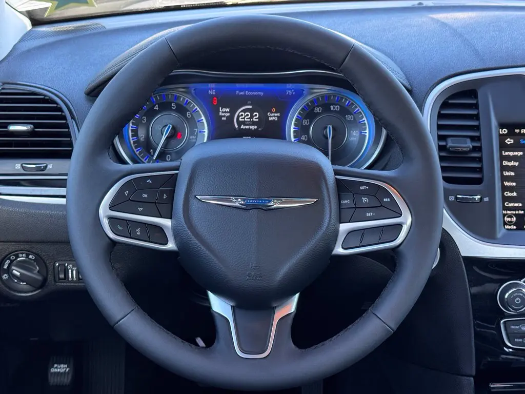2023 Chrysler 300 - $30,596