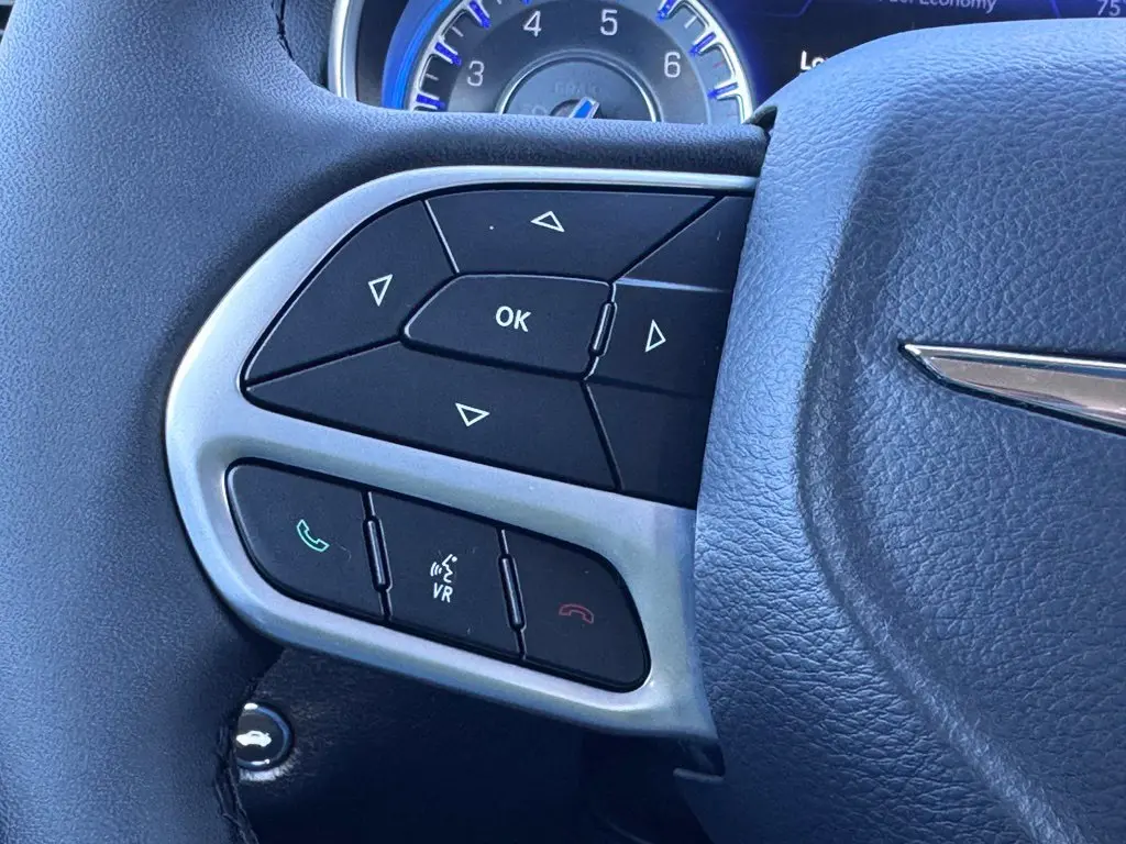 2023 Chrysler 300 - $30,596