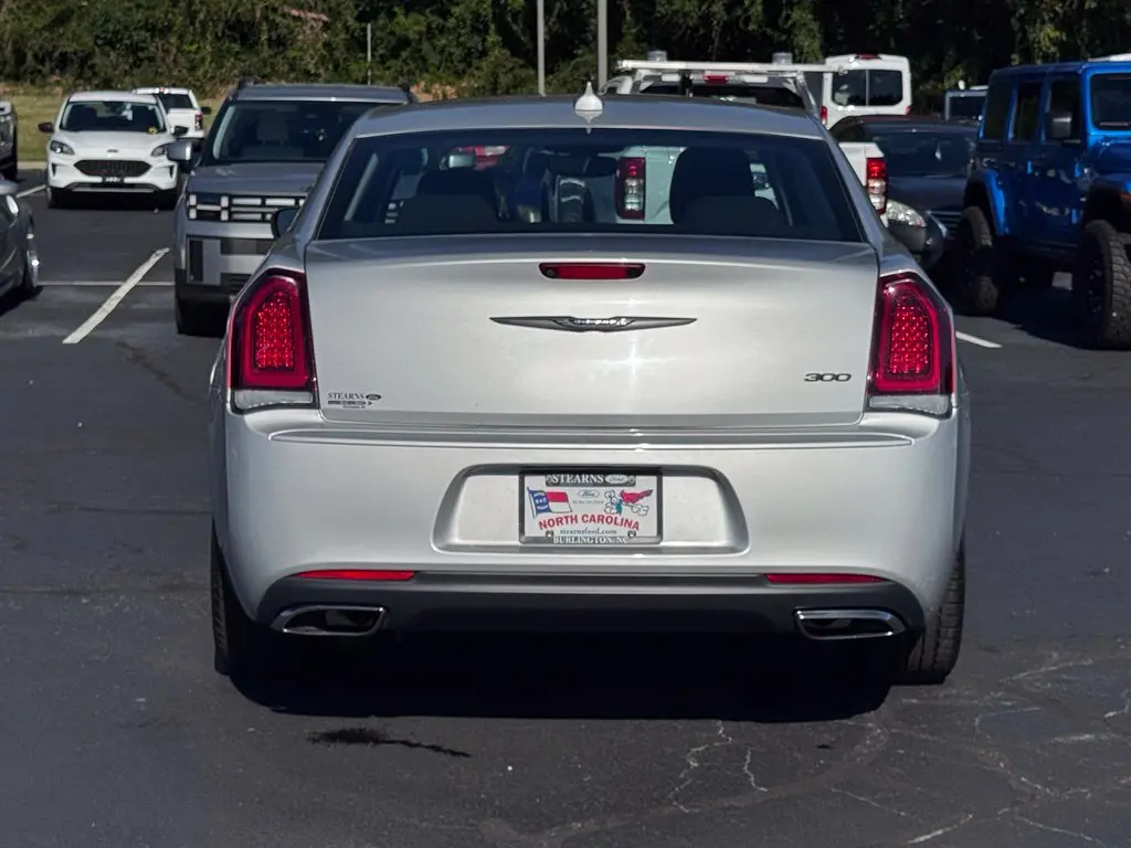 2023 Chrysler 300 - $30,596