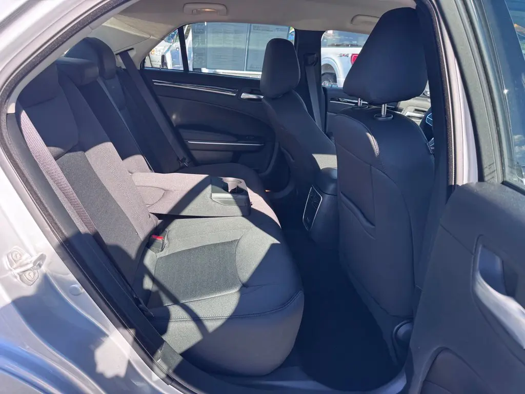 2023 Chrysler 300 - $30,596