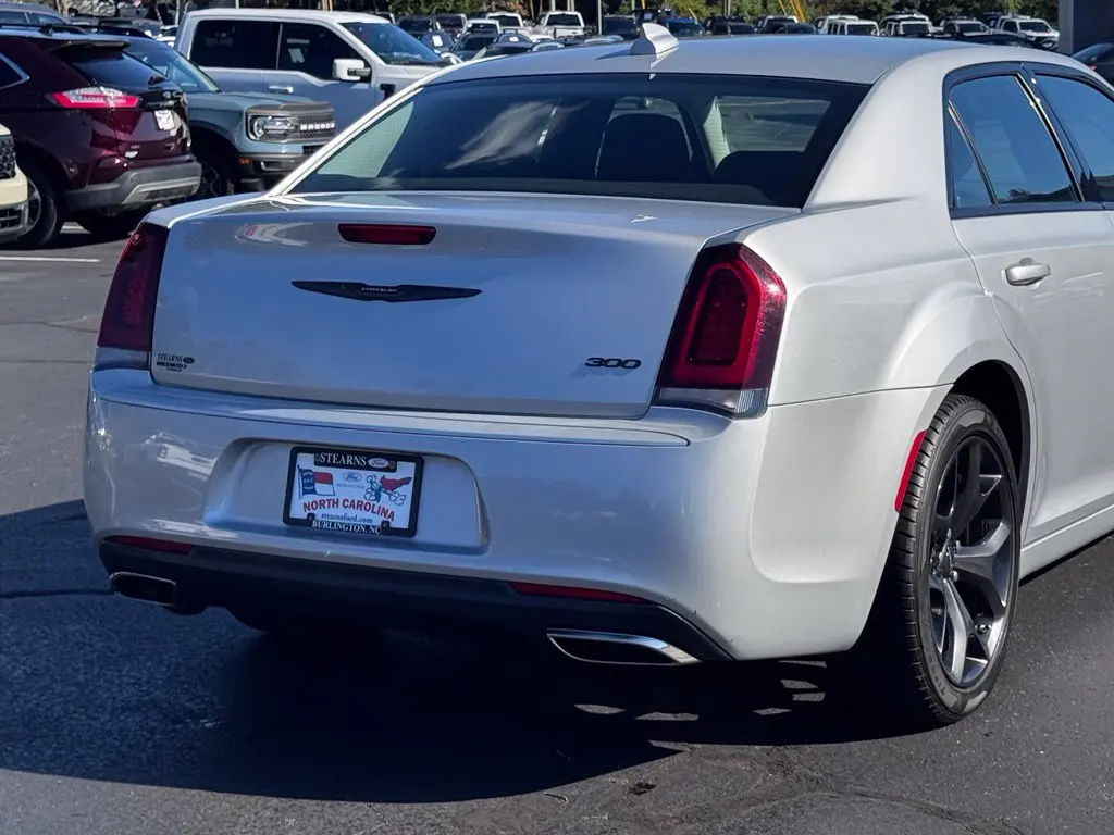 2023 Chrysler 300 - $30,596