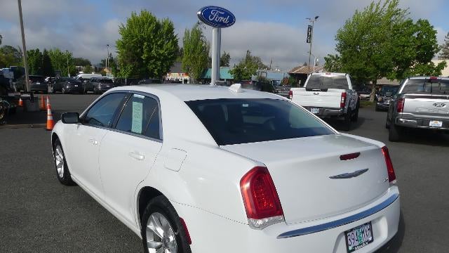 2015 Chrysler 300 Limited